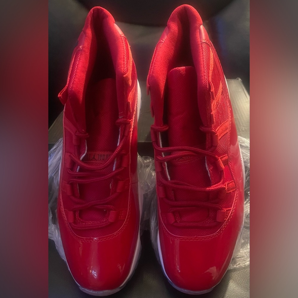 AIR JORDAN 11 RETRO 'WIN LIKE '96' RED/WHITE “BRAND NEW “ SIZE 11